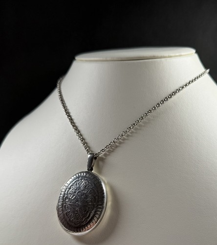 Vintage oval locket - vintage,