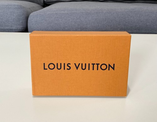 Authentic louis vuitton - louis,
