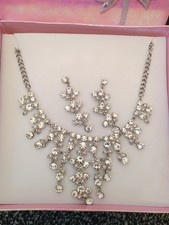 Diamond necklace and earring set Costume Jewllery