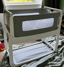 Snuz pod 3 White, includes bed straps, reflux bar and fitted sheets.