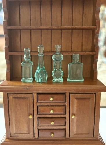 Detailed decorative green - detailed,
