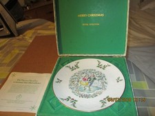 Royal Doulton bone china Christmas 1977 plate. Original box. VGC.