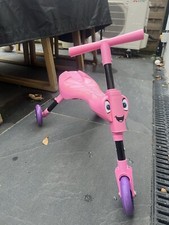 Scuttlebug Bumblebee Ride On Its Both Lightweight and Durable - Pink and Purple