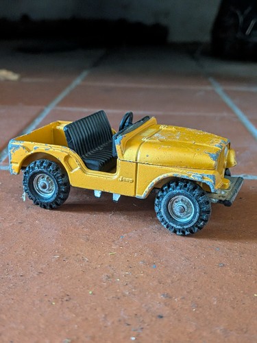 Vintage corgi jeep yellow - cj-5,
