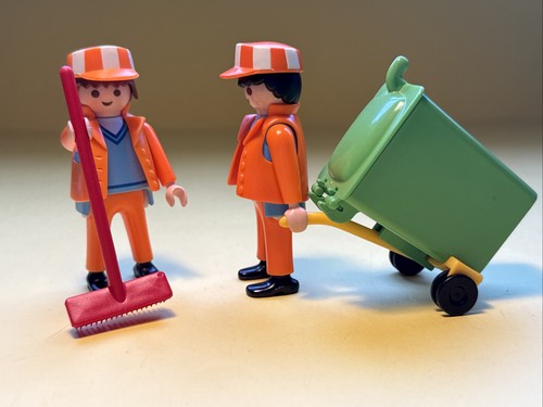 Playmobil keeping our roads - playmobil,