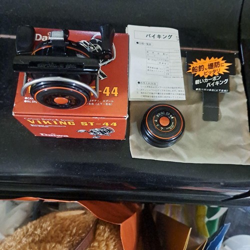 Daiwa fishing reel - st-44,