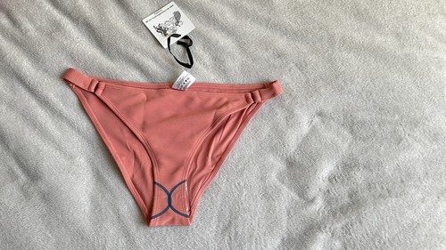 Wolf whistle dusky pink - &,