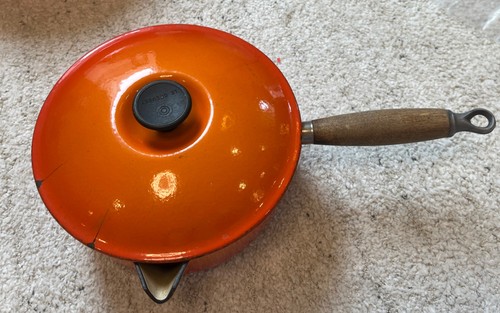 Vintage creuset cast - le,