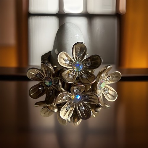 Vintage gold tone bouquet - tone,