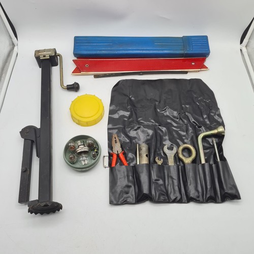 Fiat tool kit bag wheel - , wrench