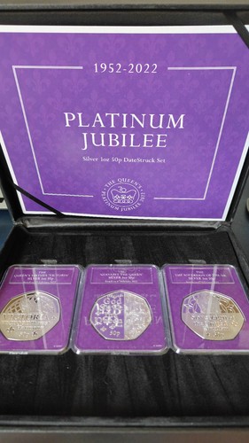 Platinum jubilee 2022 silver - platinum,