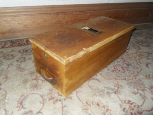 Antique vintage wooden till - /,