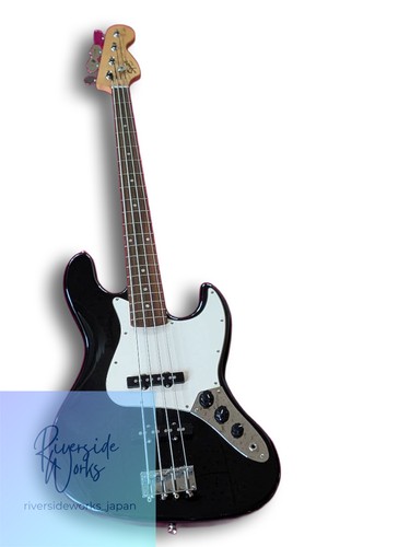 Squier fender bass - by, j
