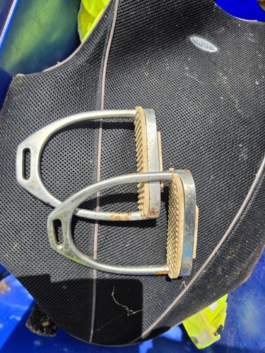 Pair adult stirrups - pair,
