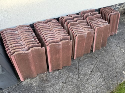 Various roof tiles - various,