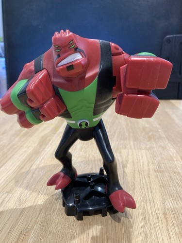 Punching four arms ben - four,
