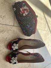 Dune Dolly Spot Flower print