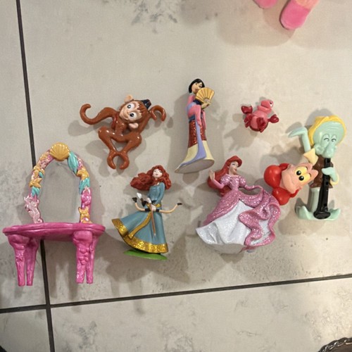 Disney character figurine - disney, lot