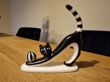Cmielow Porcelain Cat With Ball