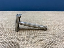 VINTAGE GILLETTE FLARE TIP BUTTERFLY OPENING SAFETY RAZOR