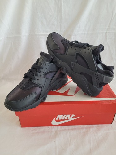 Nike air huaraches size 5 - nike,