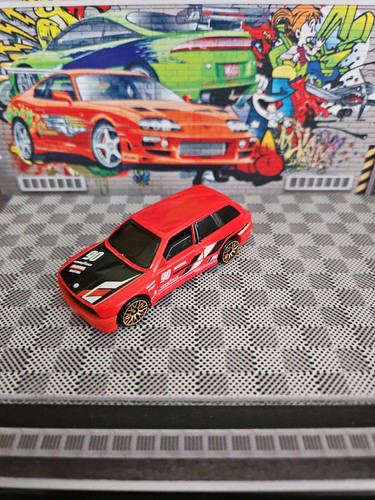 Hot wheels bmw wagon - hot, red