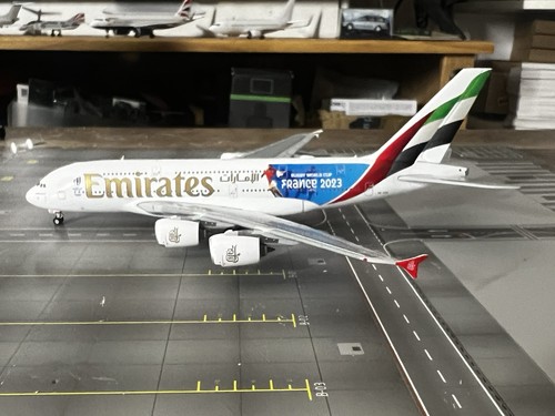 Gemini jets emirates airbus - emirates,