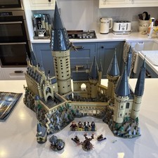 The Harry Potter Hogwarts Castle School set (71043) by LEGO 99.9% complete
