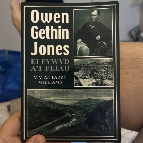 Owen gethin jones - -, fywyd