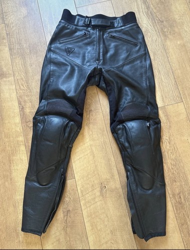 Triumph motorcycles black - triumph,
