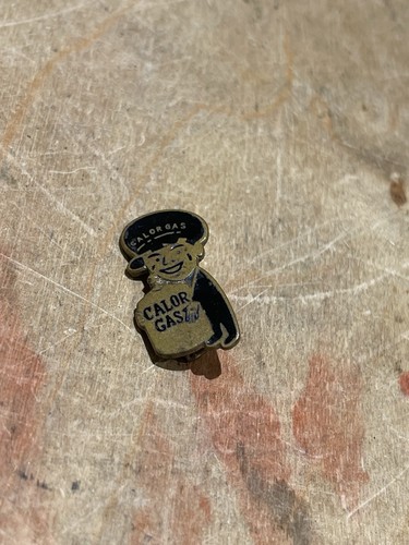 Calor gas pin badge - pin,