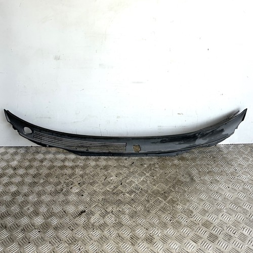 Front garnish deck - front,