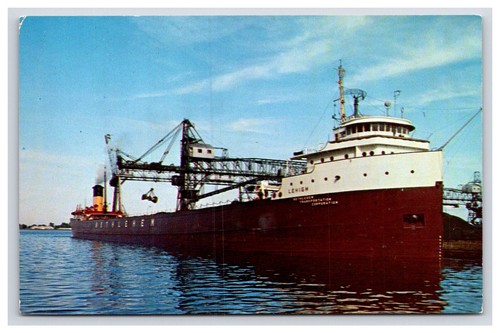Postcard boats giant - postcard:,