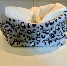 Dachshund snuggle pouch, large