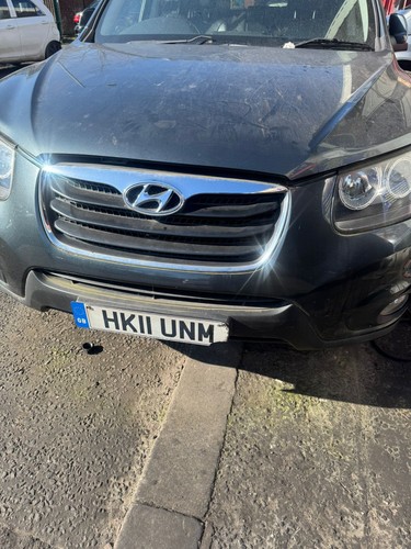 Breaking hyundai santa 2011 - breaking,