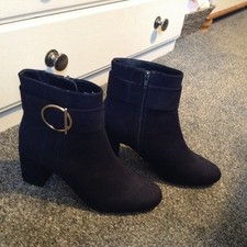 Lovely Ladies NEW Marks&Spencer Navy Ankle Boots Size 5.5 Wide Fit