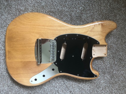 Mustang style guitar - style,