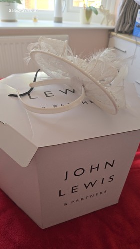 Hat fascinators for weddings