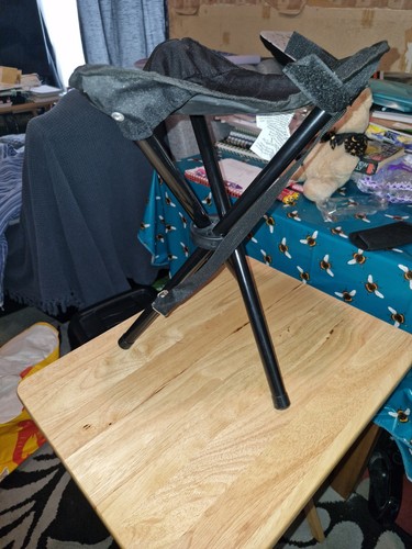 Portable folding tripod - folding,