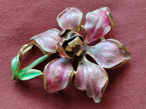 Hollywood enamelled flower