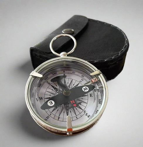 Vintage style pocket - style, compass