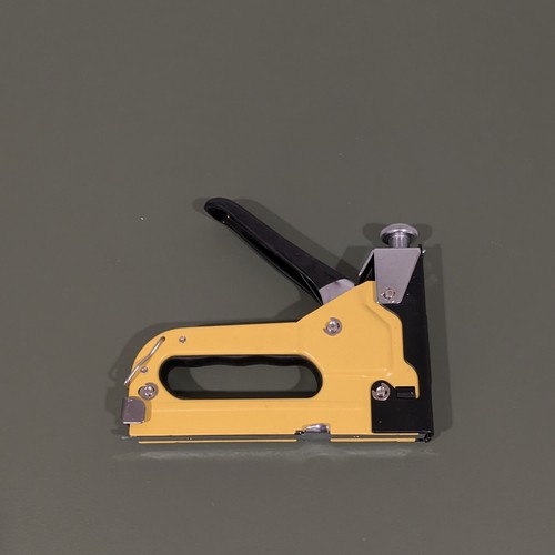 Heavy duty staplegun - in, 1