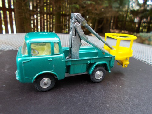 Corgi 478 jeep forward - corgi,
