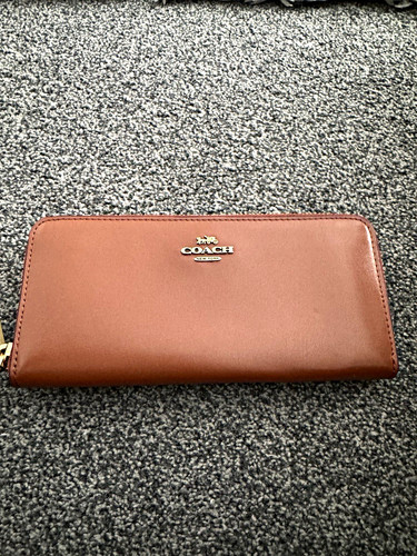 Coach brown leather zip around - brown,