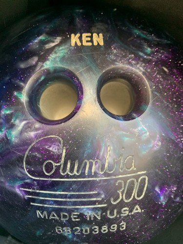Columbia 300 bowling ball - ball,
