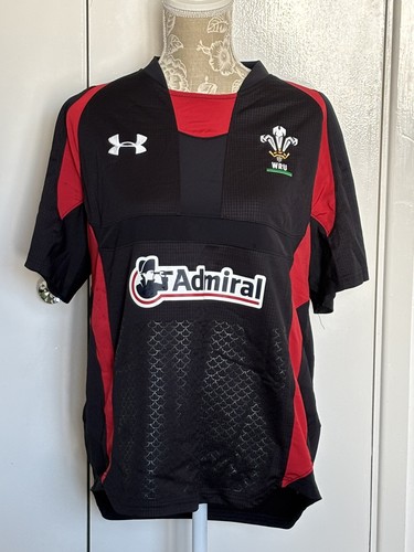 Wales 2011 2012 away - wales,