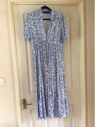 Blue white pattern neck - blue/white, v