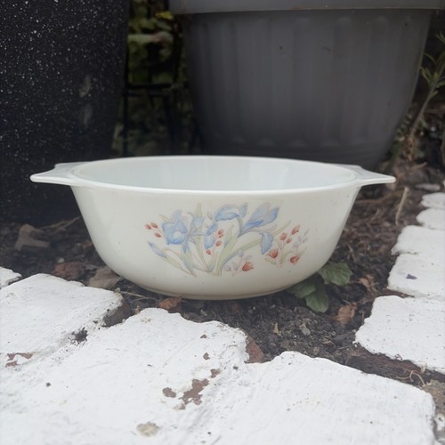 Pyrex blue iris round - iris,