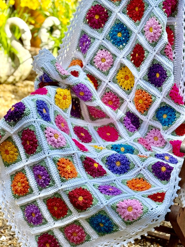 Stunning floral granny square - floral,