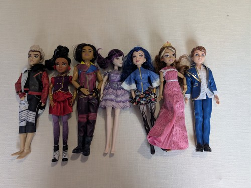 Disney descendants lot 7 - disney,